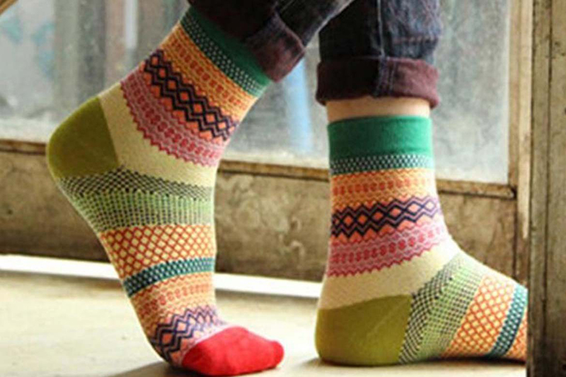 جوراب‌های طرح‌دار و رنگارنگ