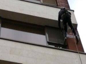 نحوه اب بندی نمای ساختمان از طریق شرکت جهان فرود