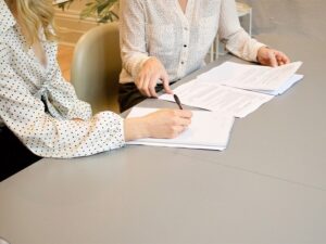 اختیارات شوهر در منع اشتغال زن در نظام حقوقی ایران