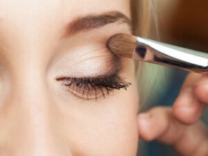 چگونه آرایش چشم خود را انجام دهیم؟