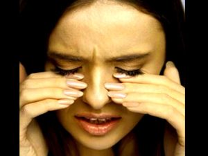 پایین انداختن سر بعد از عمل بینی