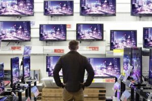 ارزان‌ترین تلویزیون هوشمند + راهنمای خرید به‌صرفه