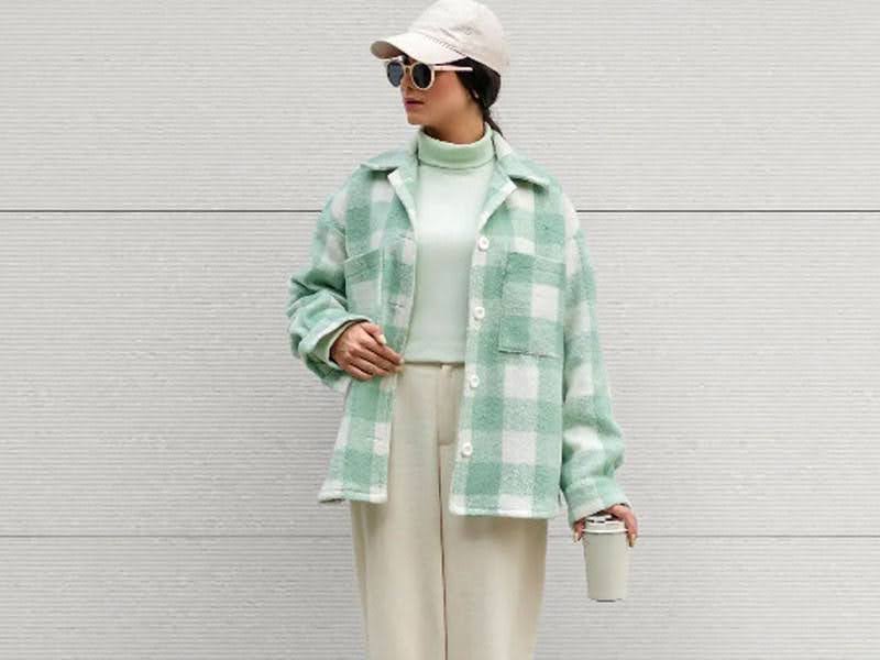 ترکیب بلوز یقه اسکی با شکت در استایل پاییزی زنانه